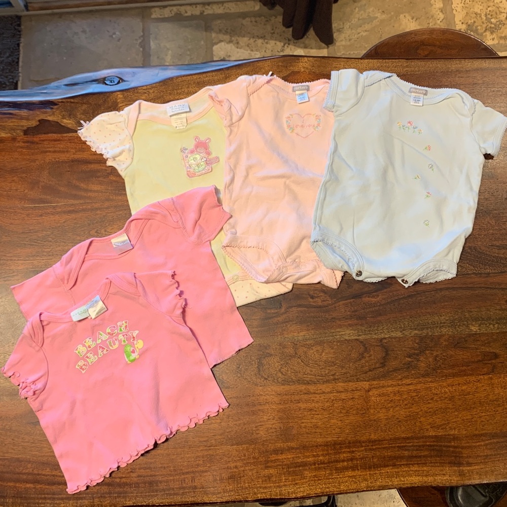 Lot of 5 Baby Girl Clothing
3 Onesies/2 Shirts